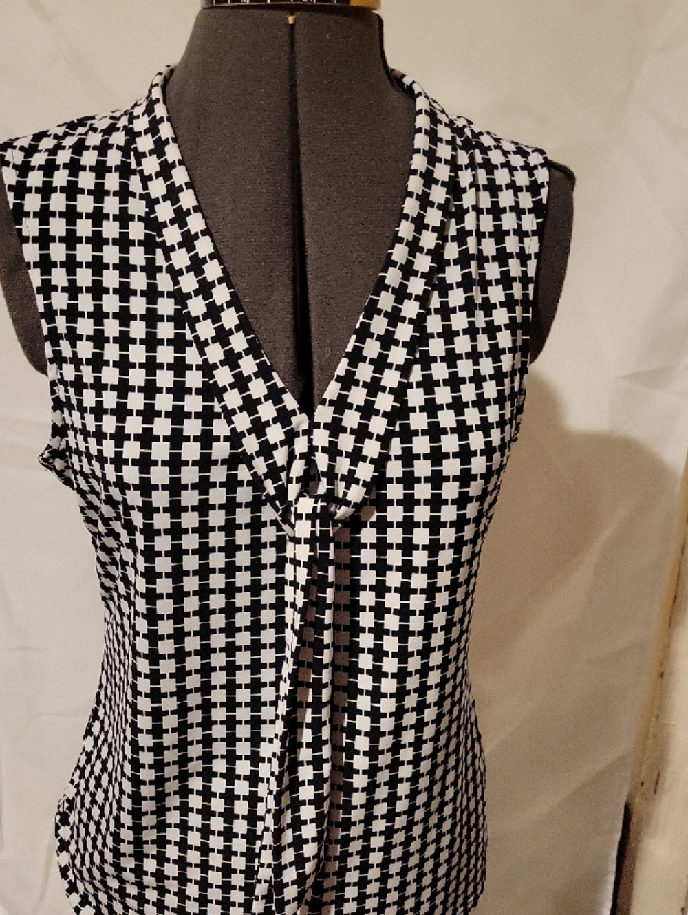 Banana Republic Black and White Sleeveless Geometric Wrap Tank